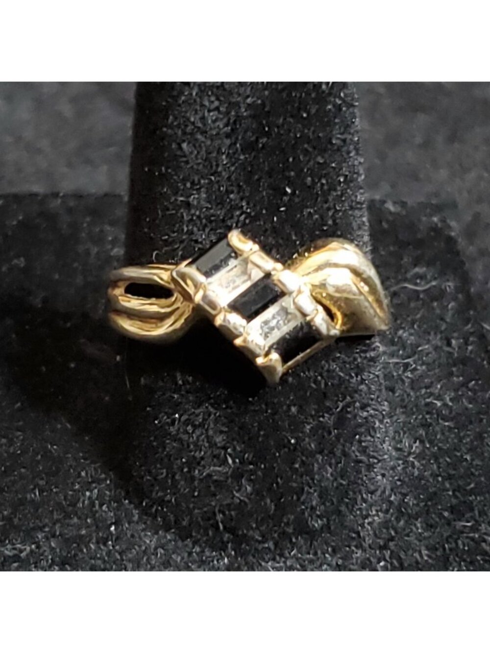 Vintage Rhinestone Ring Sz 8.25 Gold Tone Clear Black